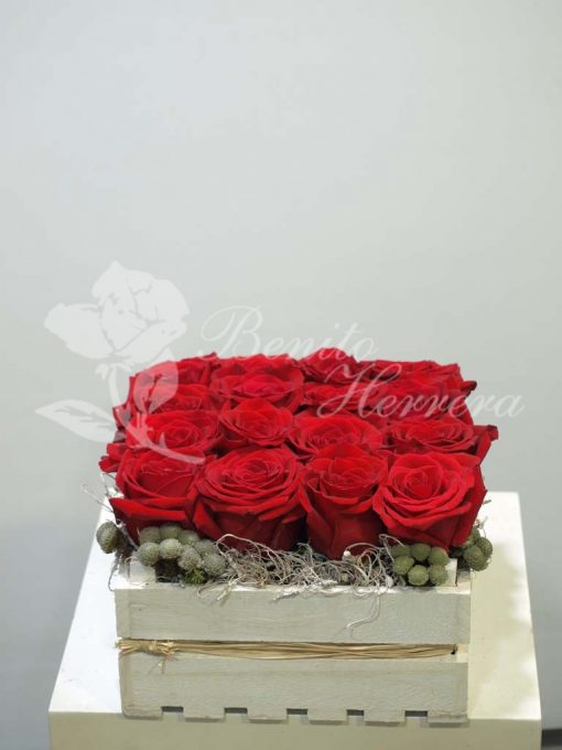 Caja de rosas rojas 3