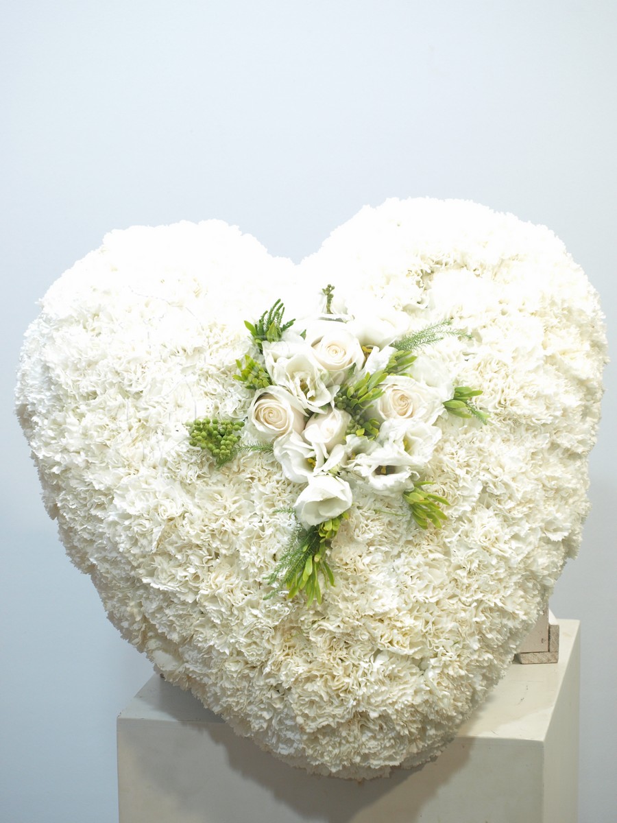 corazón funerario blanco 4 corazón funerario blanco 3